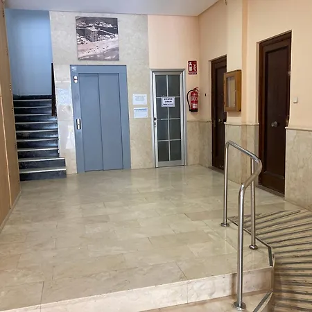 Beachfront And Cozy شقة