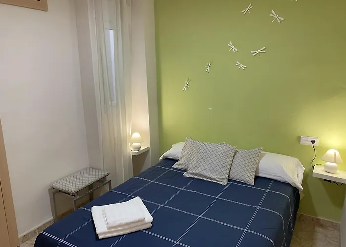 Beachfront And Cozy *