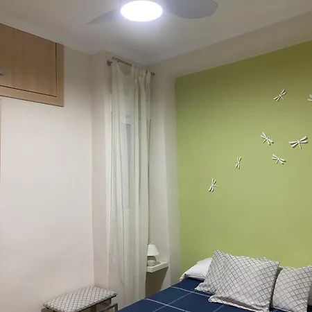 Beachfront And Cozy Apartamento