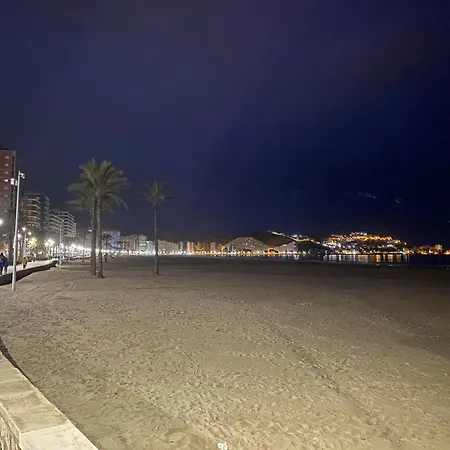 Beachfront And Cozy Apartmán