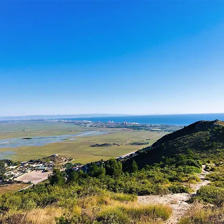 Apartmán Beachfront And Cozy
