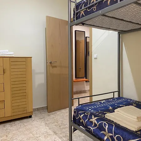 Апартаменты Beachfront And Cozy Кульера